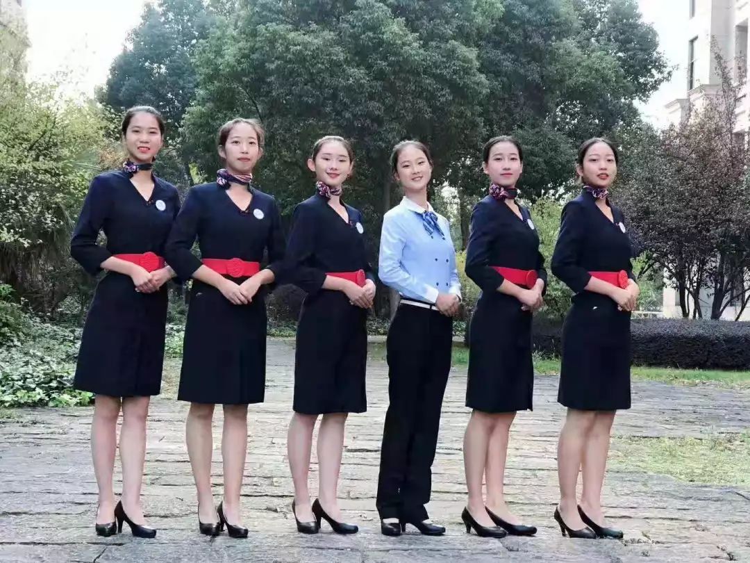 余姚技師學院(籌)2018學年學生會換屆選舉大會順利召開，禮儀服務展現學子風采