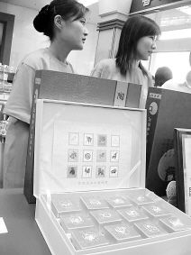 月餅搭郵票身價(jià)兩千八 一場中秋節(jié)的禮儀服務(wù)升級